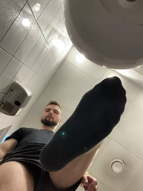 Your personal trainer shrunk you down to teach you all about weight and pressure