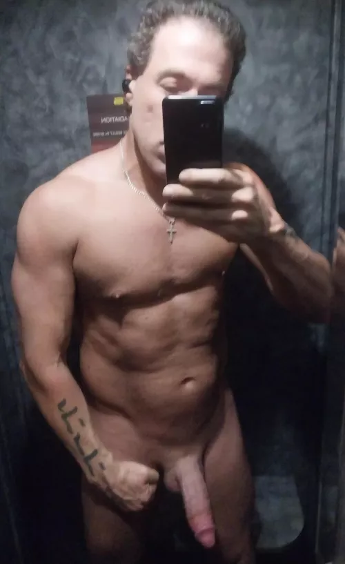 [46], 6', 187.5 lbs. Just back after a three-week gym break.