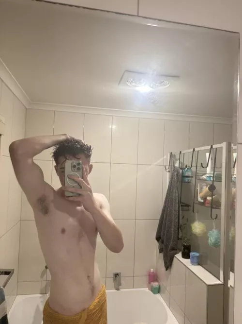 Anyone free rn would love a couple to play with, trying to add to my “resume” and 21M 