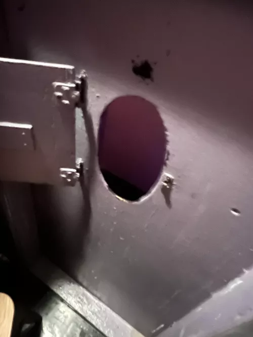 At chute glory hole cum thru M4A