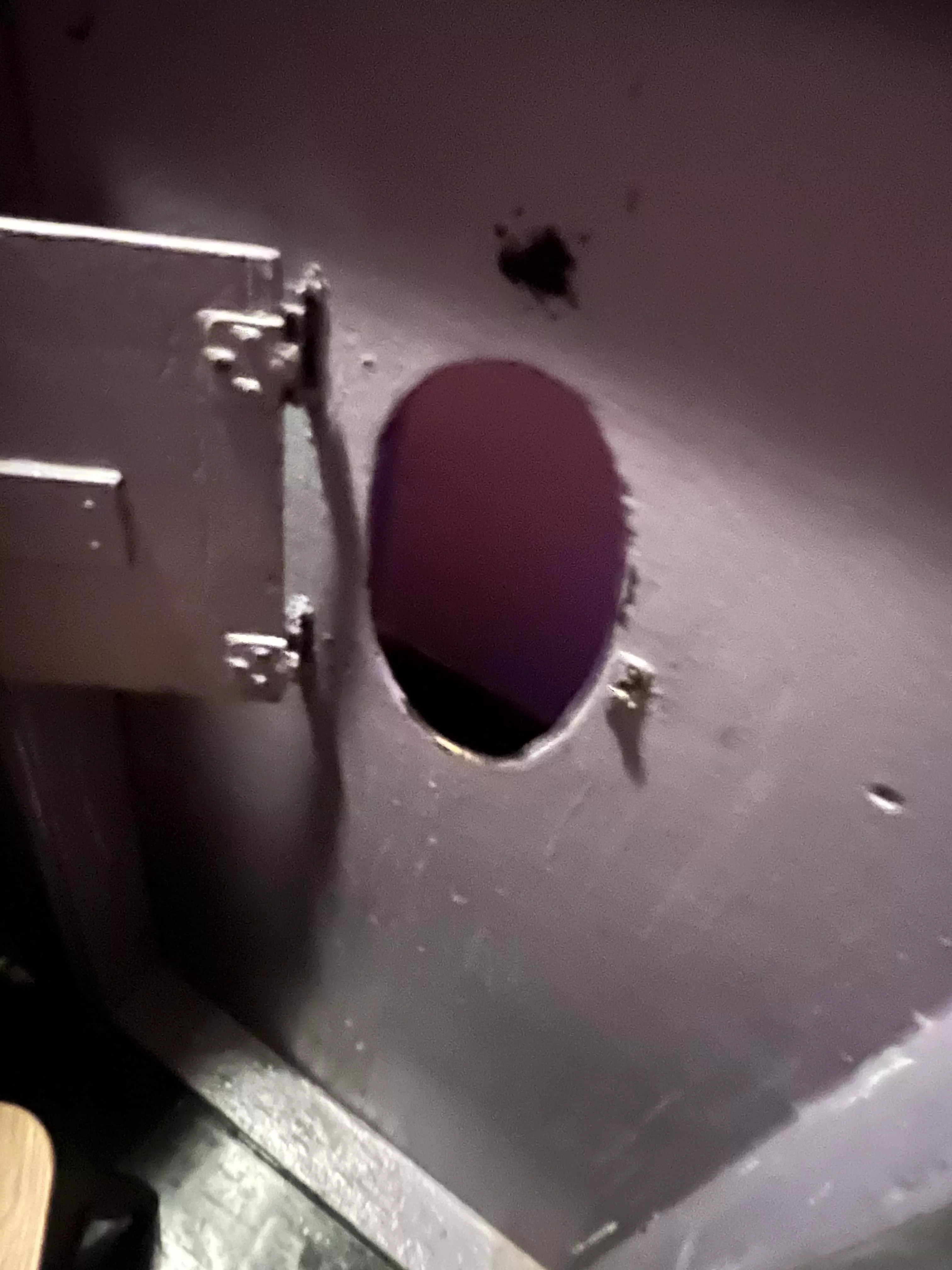 At chute glory hole cum thru M4A