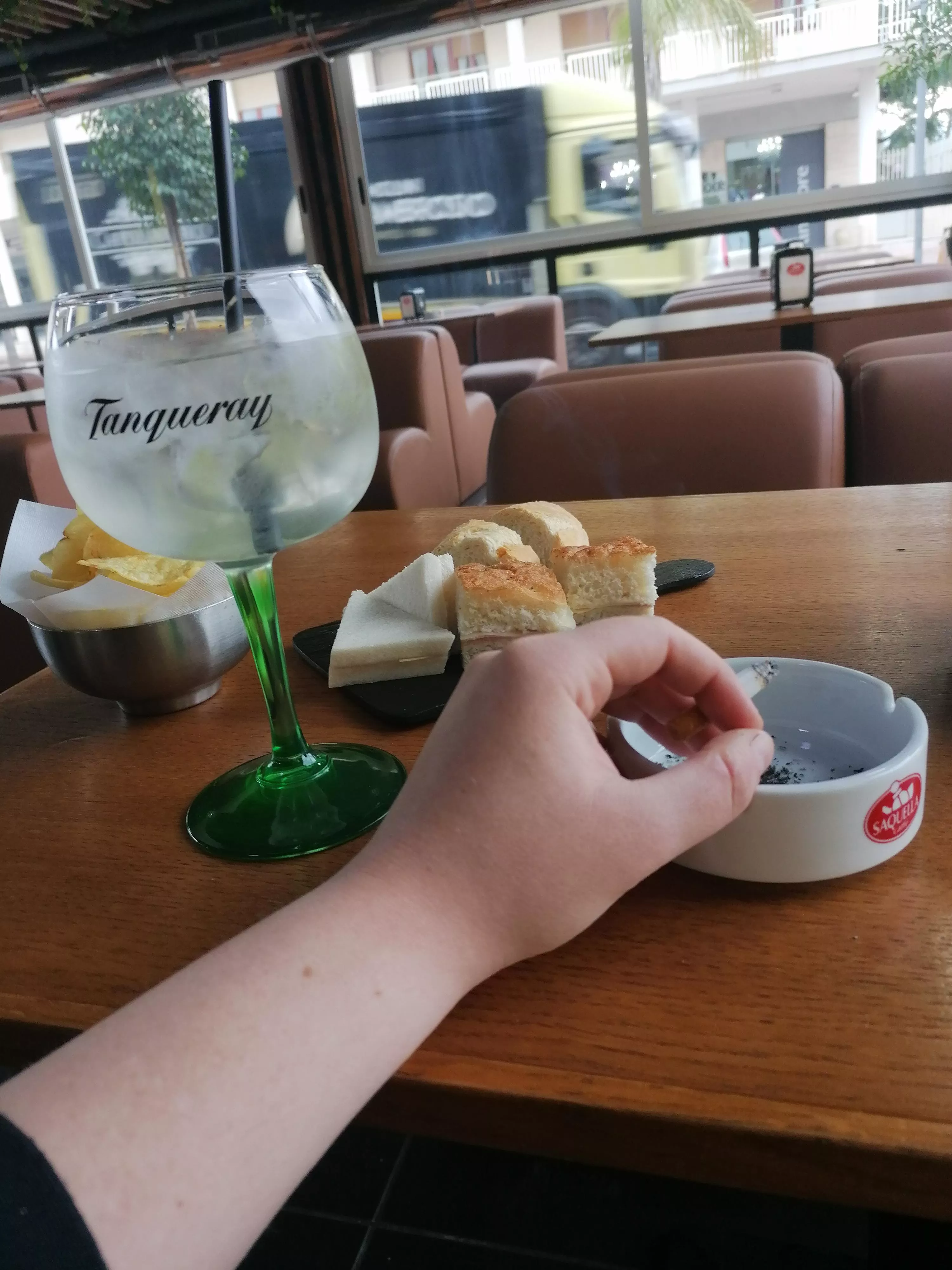 Girl-lunch with a Marlboro red