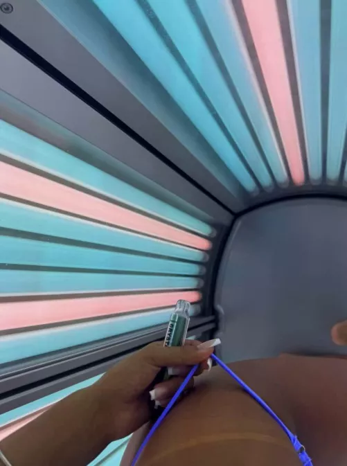 I am a Sunbed Queen hahah 