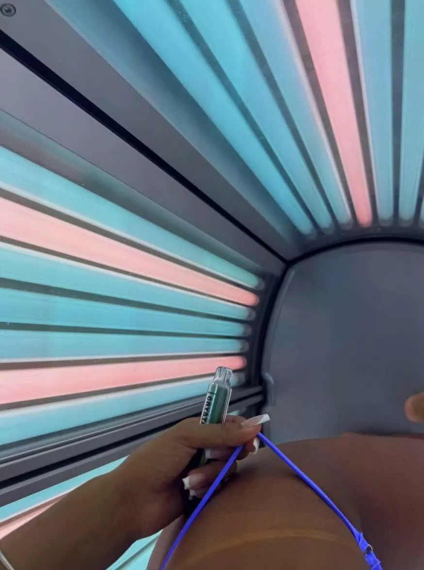 I am a Sunbed Queen hahah 