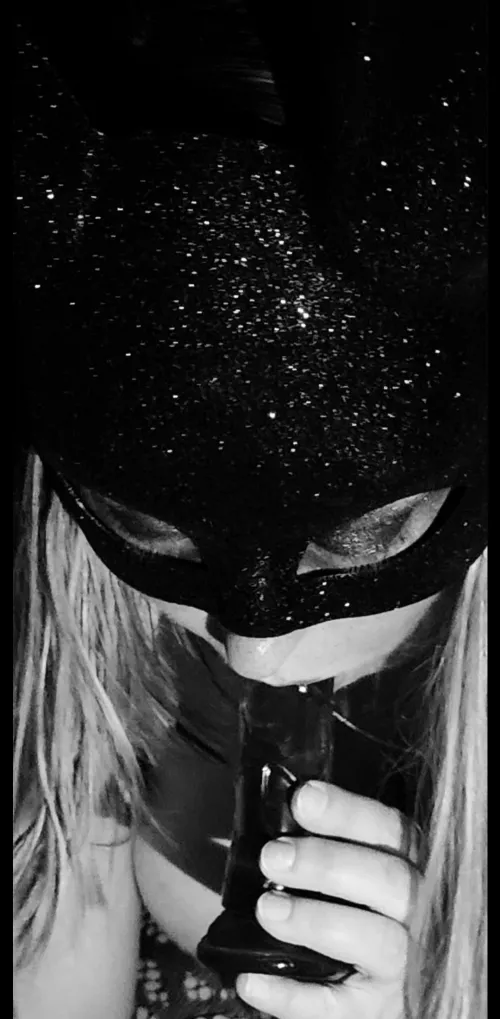 I respond to all DMs/requests 😘 