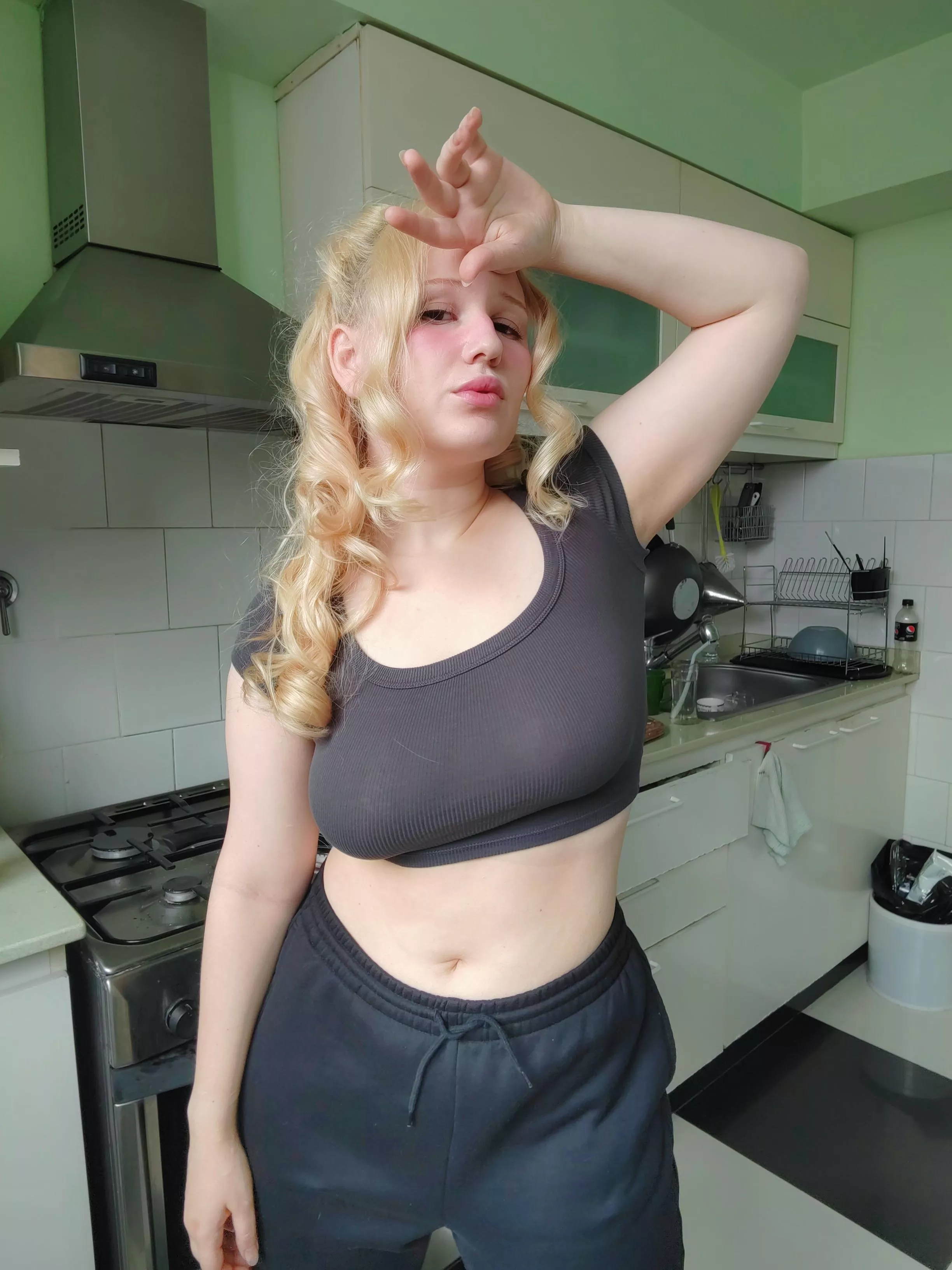 I was cleaning the kitchen and got a little tired