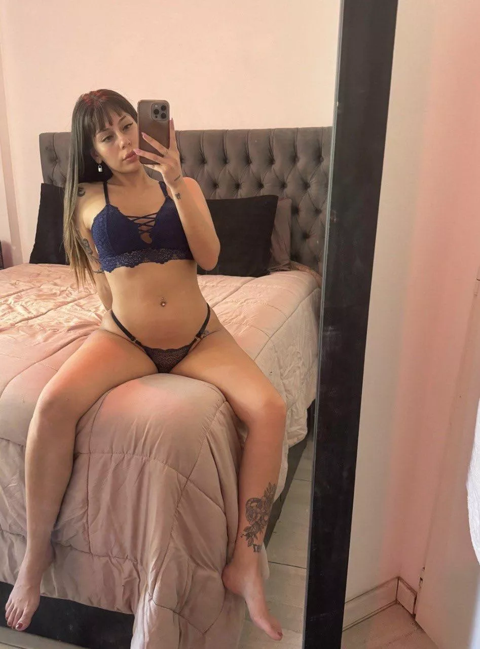 Lemme rest these legs on your shoulders while you eat me 