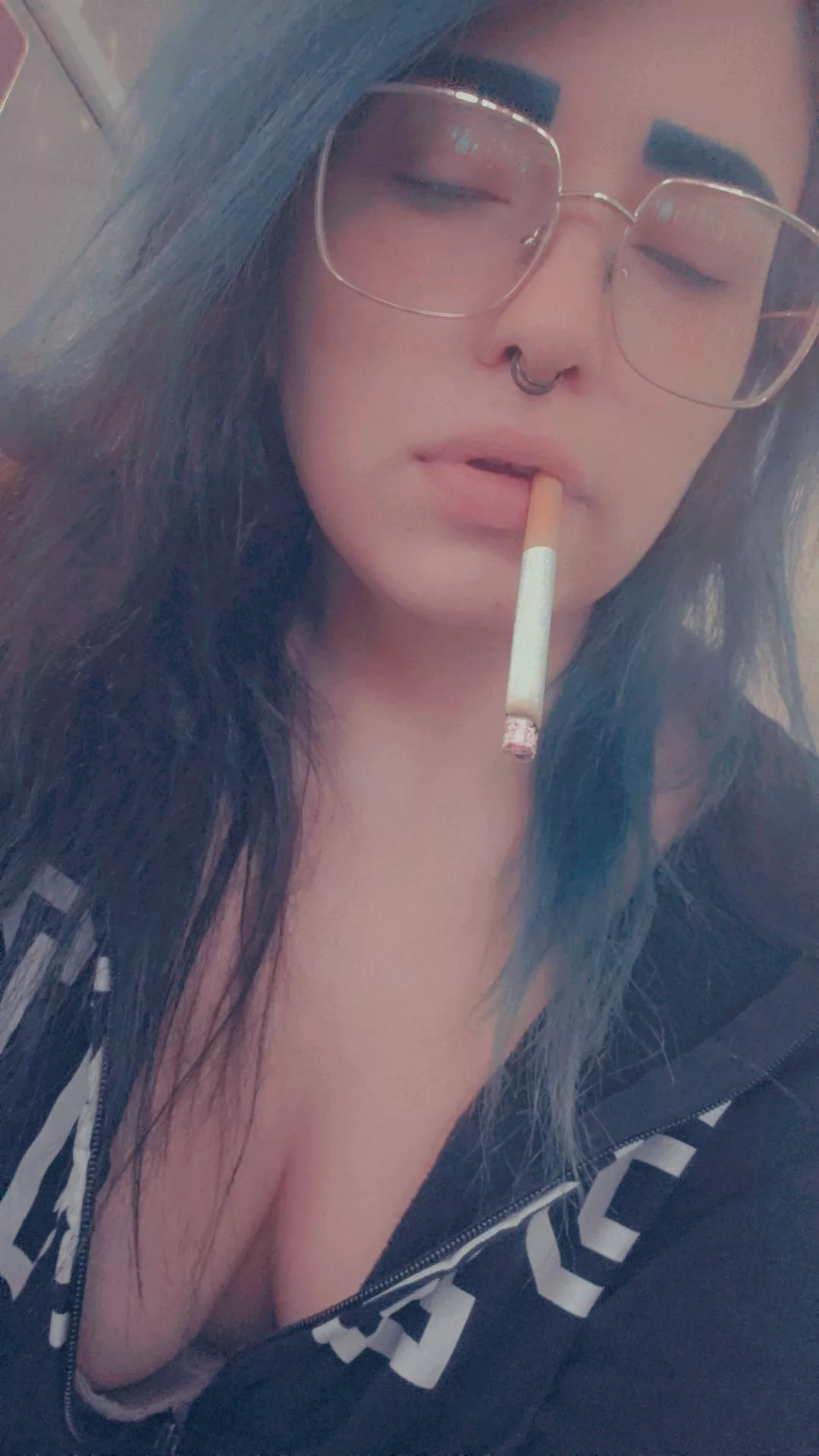 Menthol milf morning viibes 💚🚬
