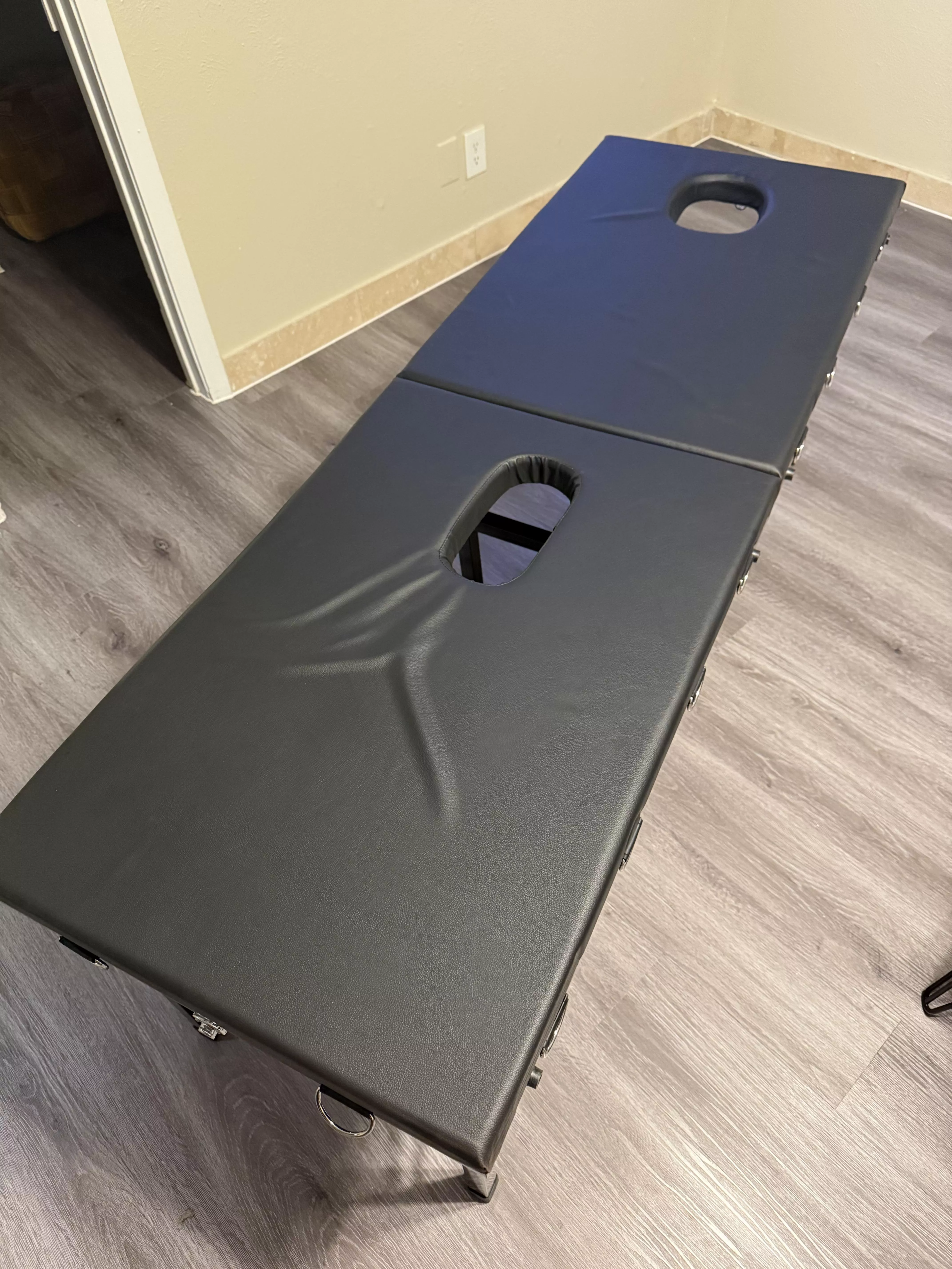 Milking table available in Dallas area near north park mall.  Looking for straight white or Latin, hung, muscular, lean men.  Serious only.  