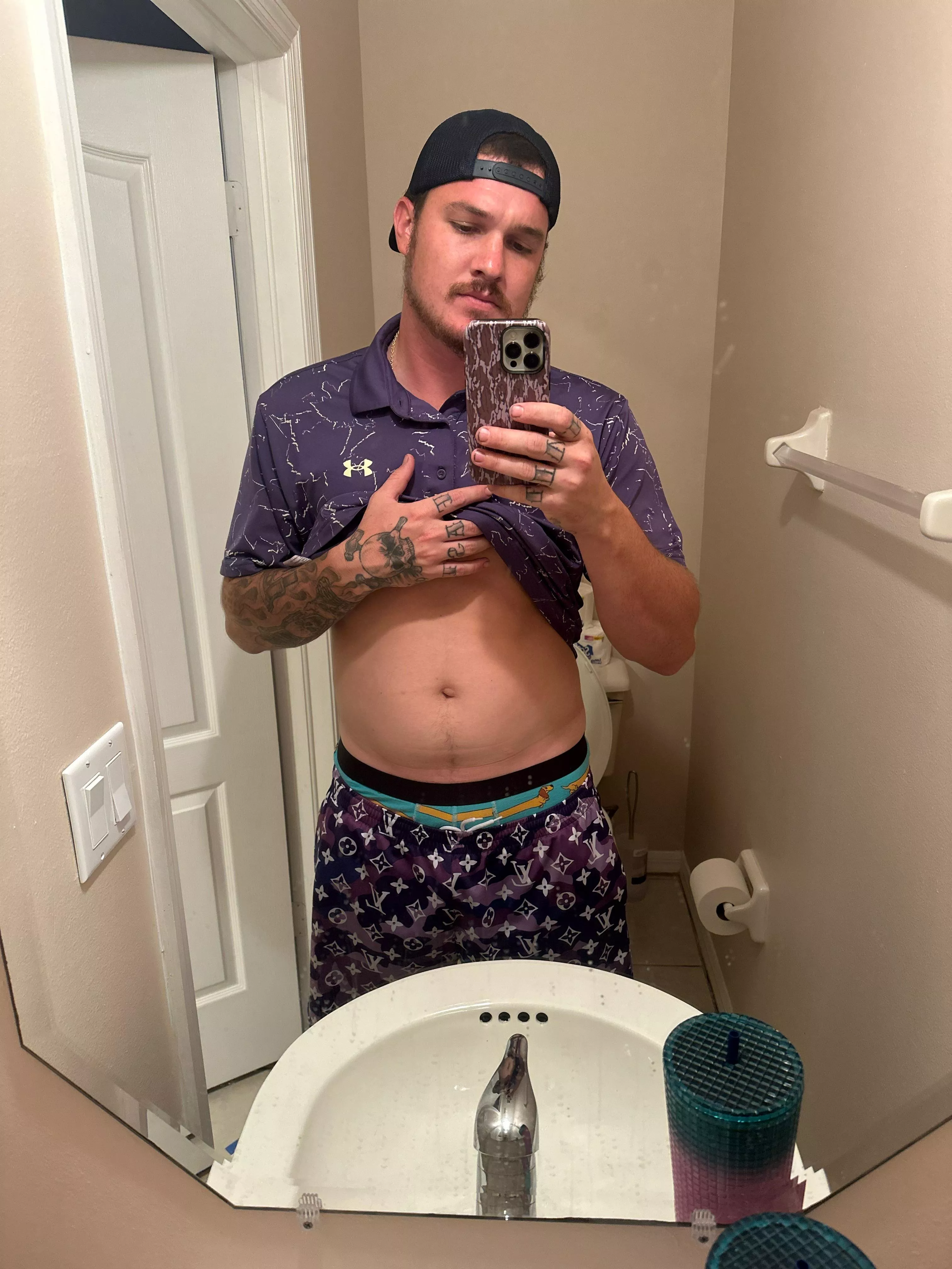 Need a good serving little cash pussy to serve me