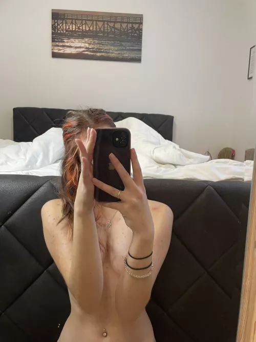 Such jemand der mich in meinem Bett fickt du bist dann der erst 😋