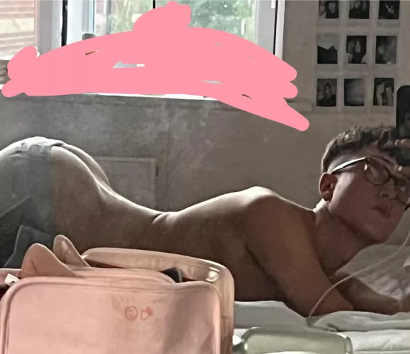 who wants to have a sleepover ?