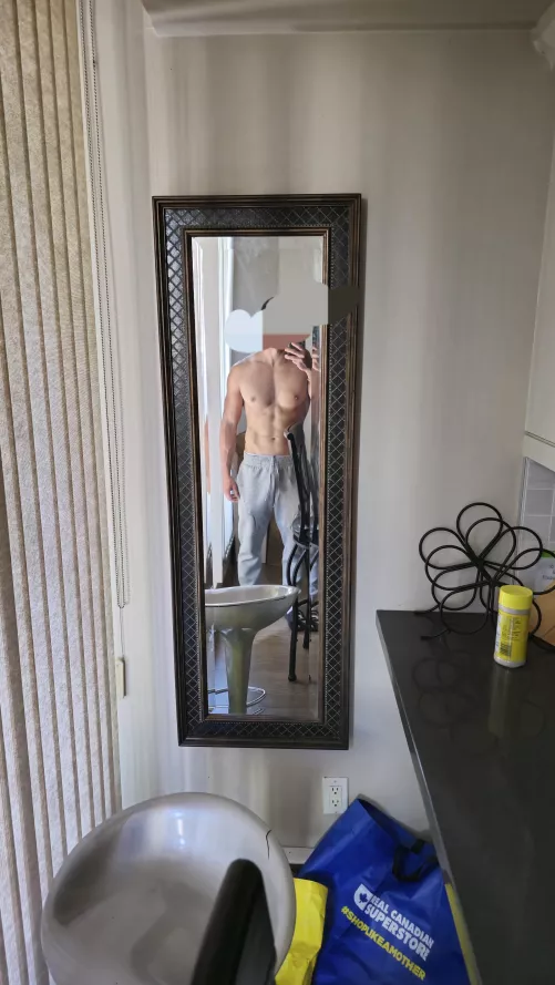 27 (m4f) hosting in downtown for female 