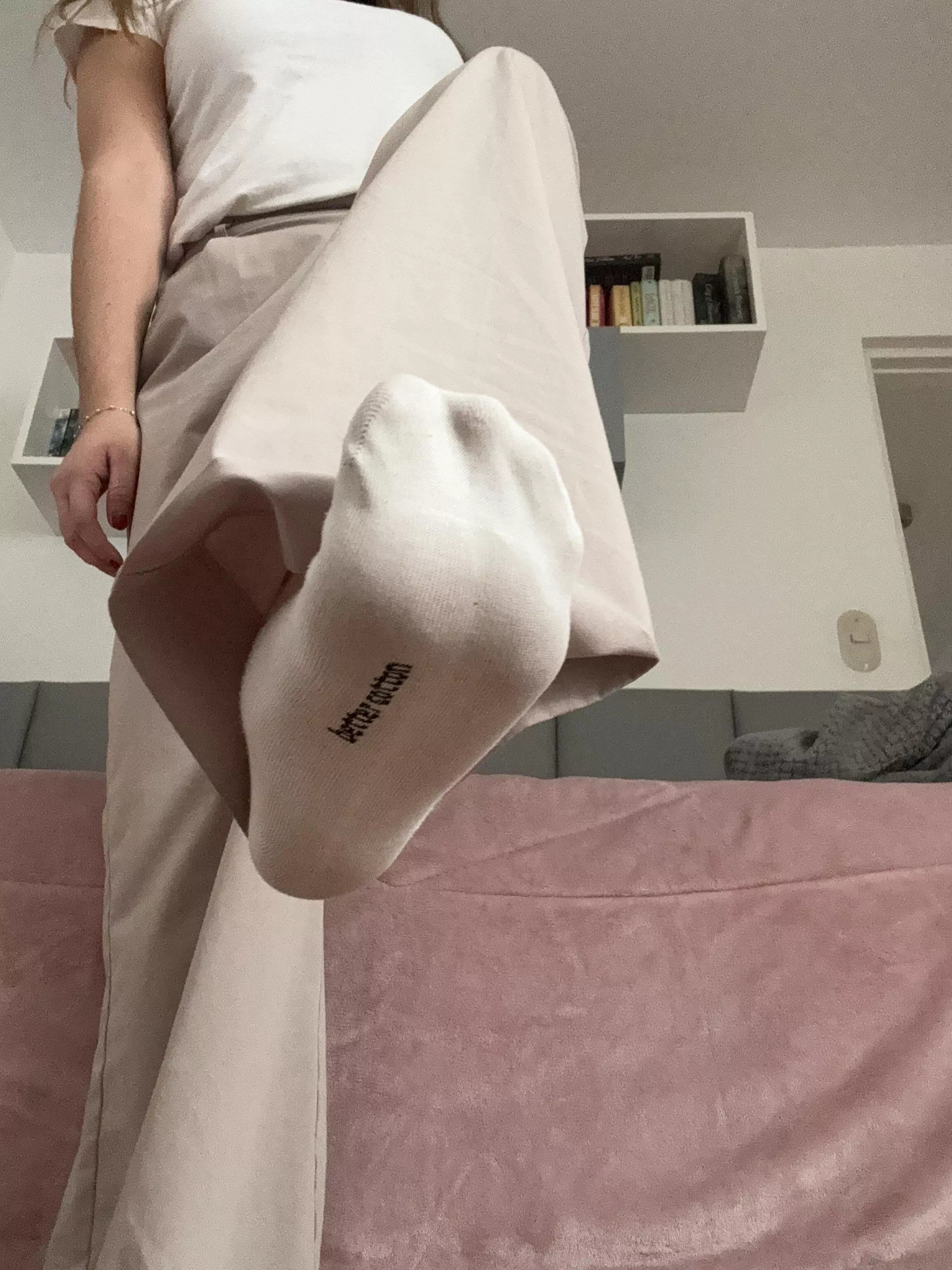 A true sub knows the privilege of being at my feet.