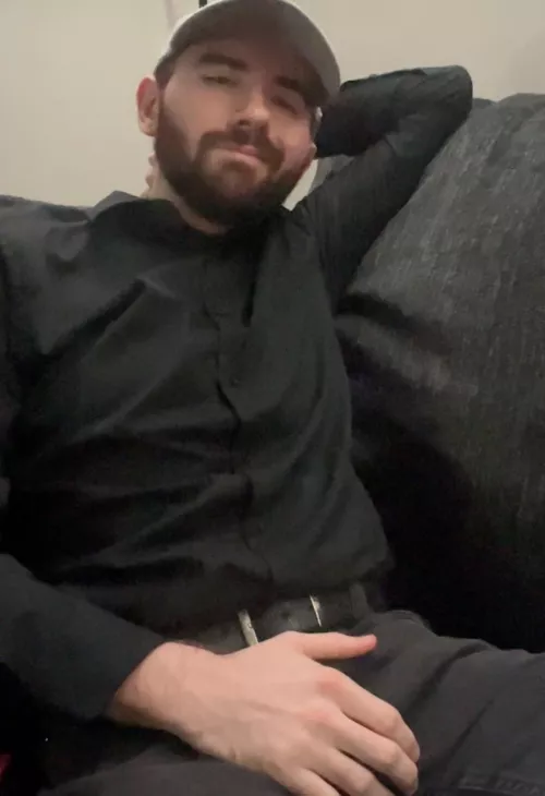 C2C M4M- 24yo, masculine guy looking for a buddy to bate and smoke with on cam. Let’s get high and stroke. 