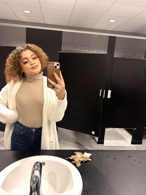 describe my mirror selfie in one word... go