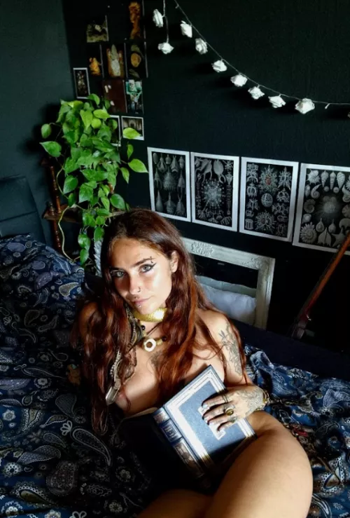 I want to feel a warm cum in my cutie titties.