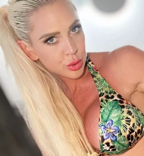 Perfect MILF for you.(f60)