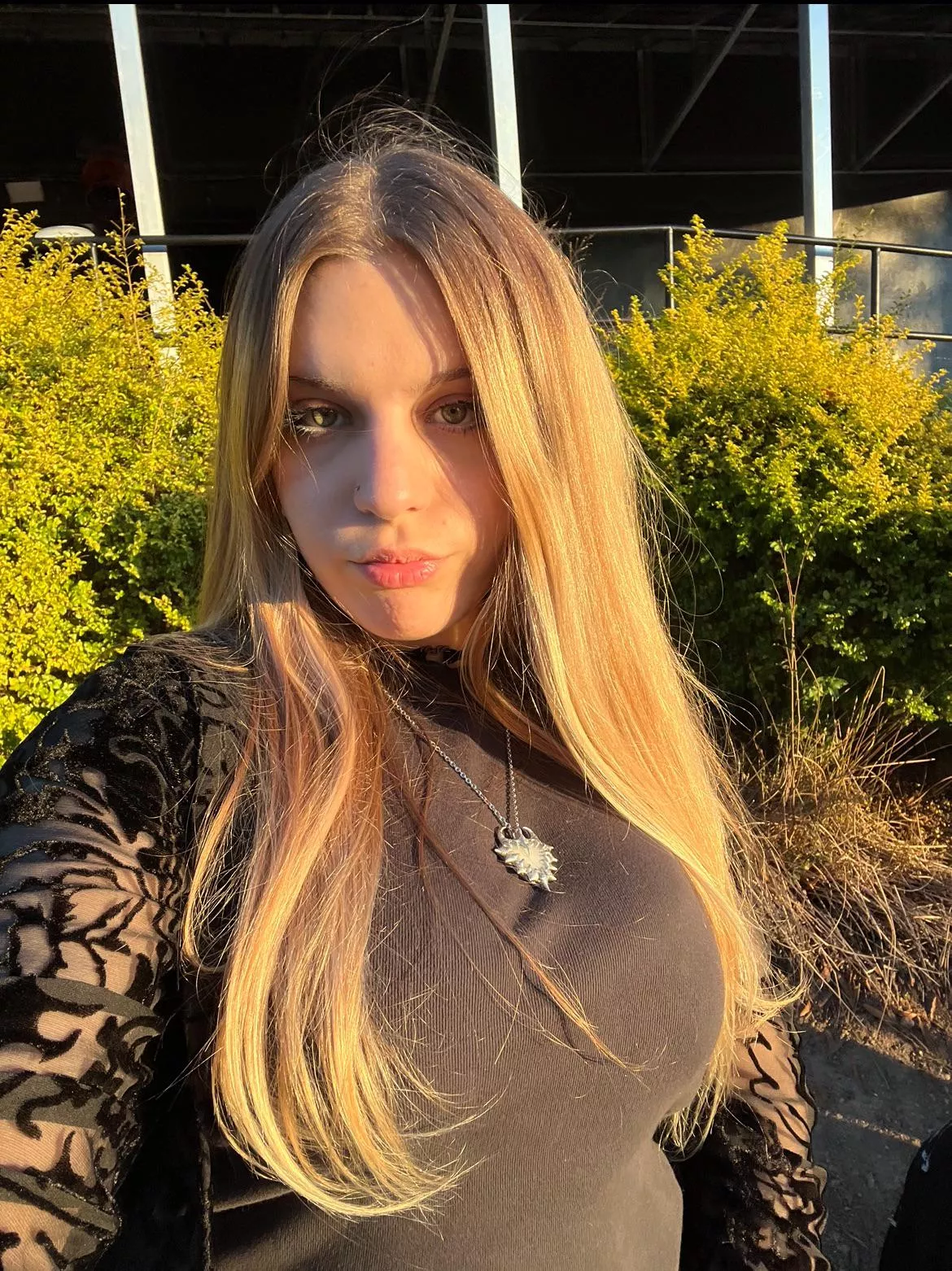 22yo jewish brat into findom :) i may look sweet but im not… spoil me little whore 