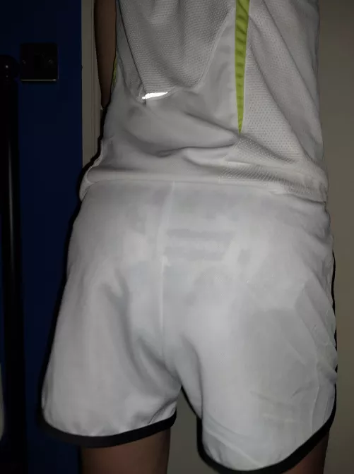  [23] Gym attire today...which body parts should i work on today? 