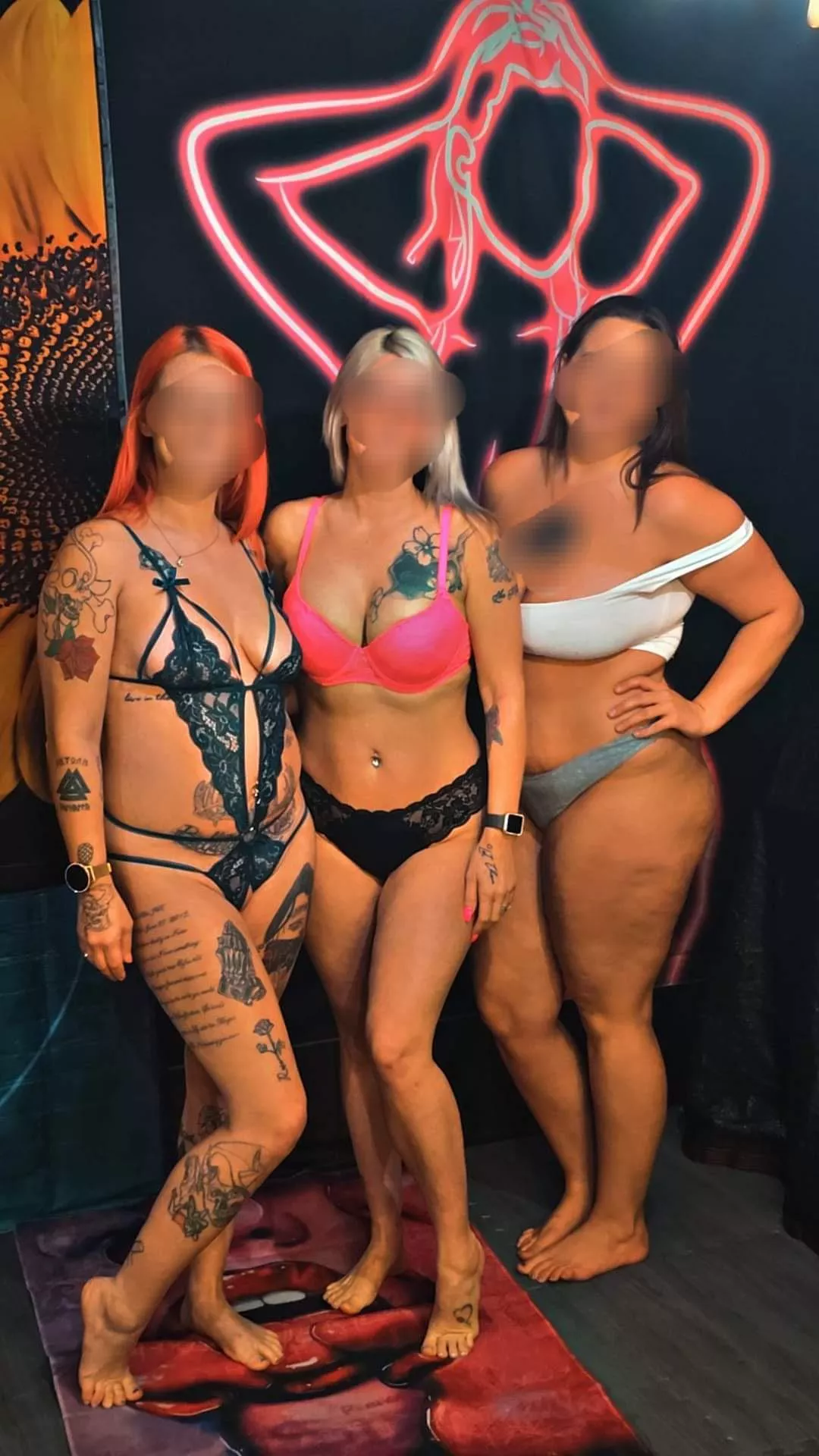 3 sexy milfs had such a hawt time 🥵 