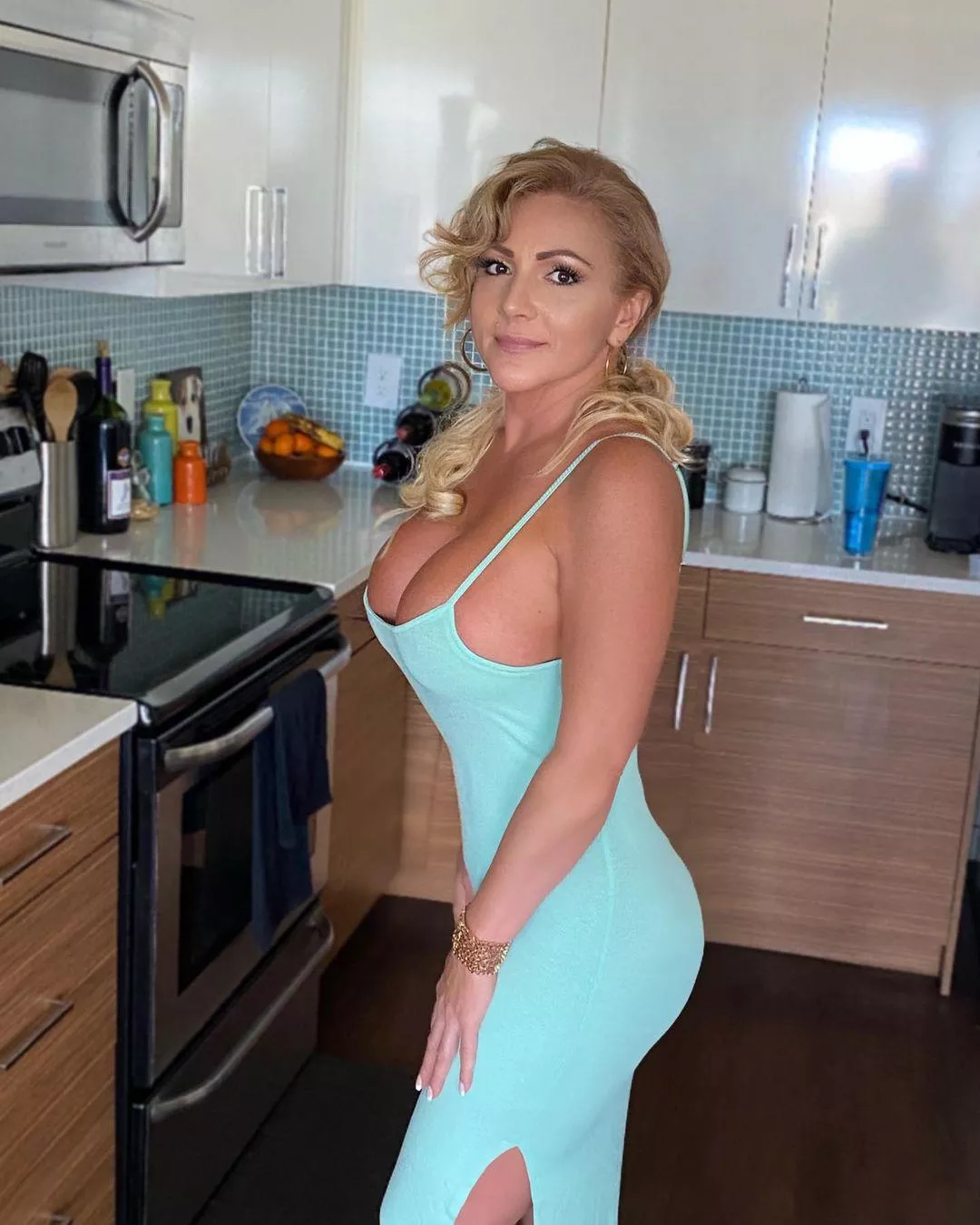 A little older but will you still jerk off on my pics?