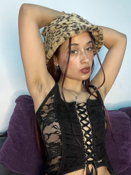 Any beta around here ready to obey and lick’s mommy armpits?