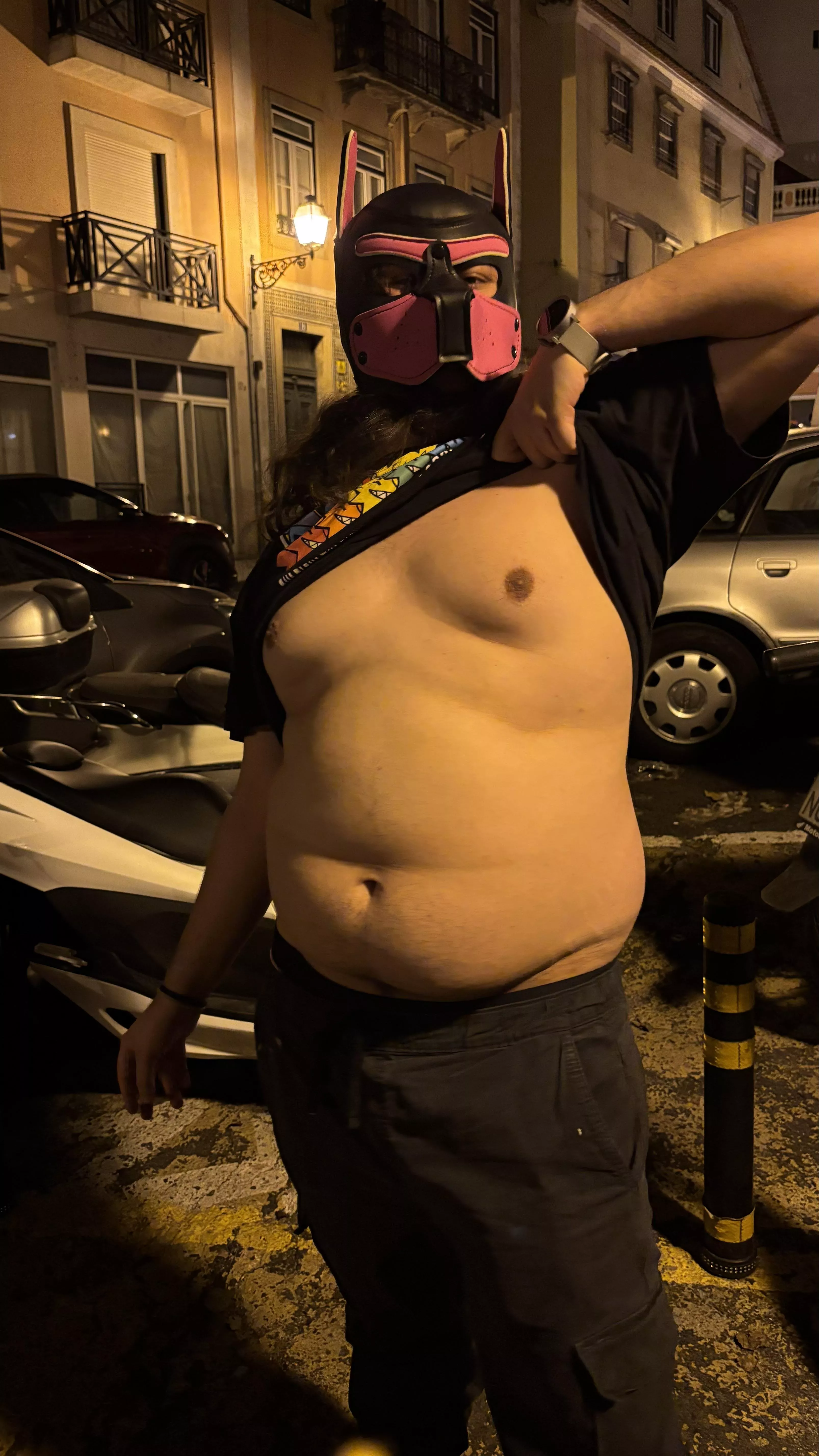 Big boy is in need for some belly rubs 🥺