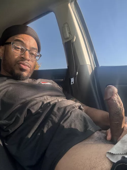 Can't believe that I got flaked on tonight!!! Oh well.. any cuties want to have fun with a good dick??) dm me and no b.s 