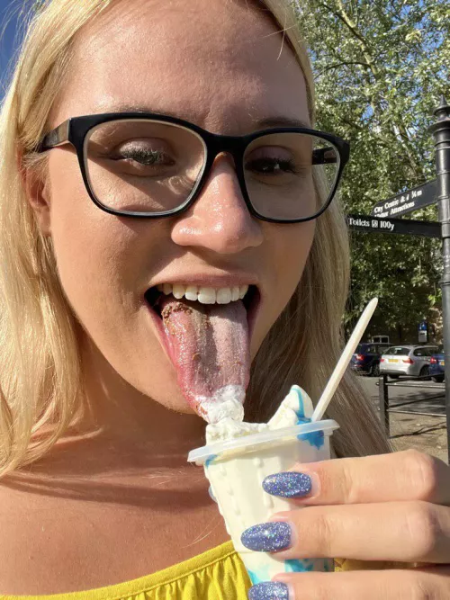 enjoy my tongue as lang as you want babe