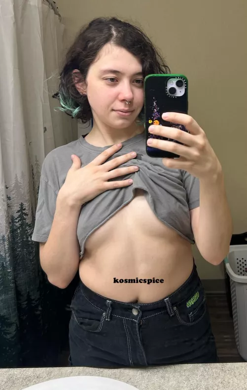 Excuse my red nose, my allergies have been so bad 😭.