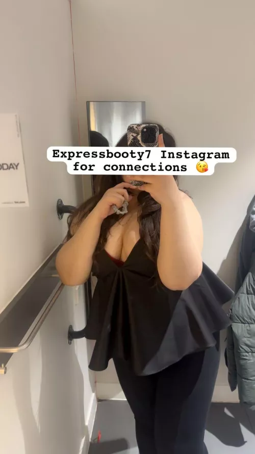 Expressbooty7 instagram a jao kch sath mein karain ;)