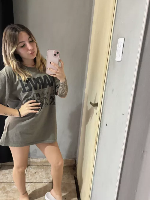 F4M I always wear baggy clothes when I don't feel like wear undies on.