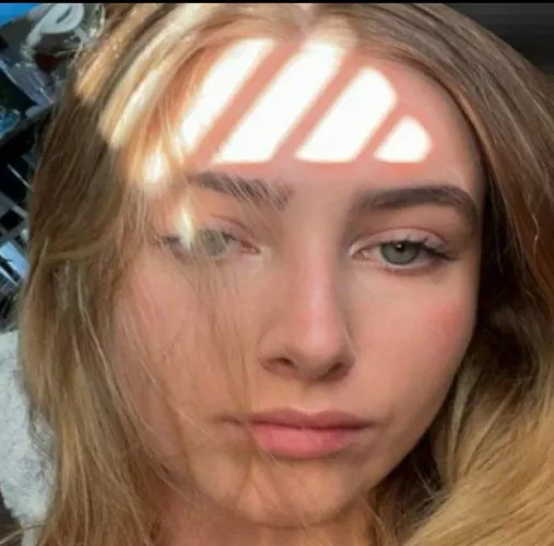 I’m bored I want money <333 feet