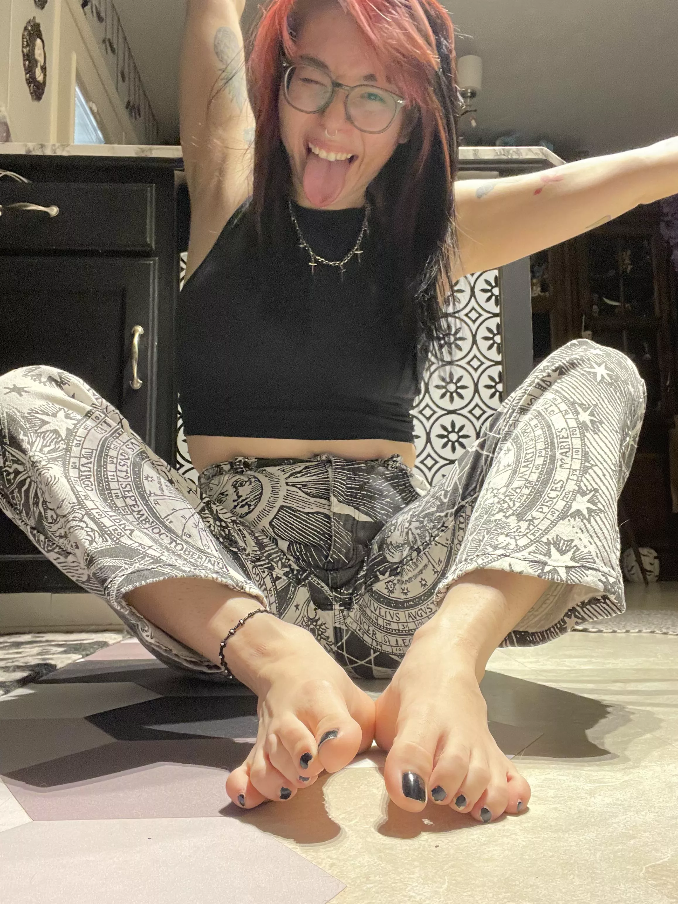 Japanese Goth Gurl 🖤🦇