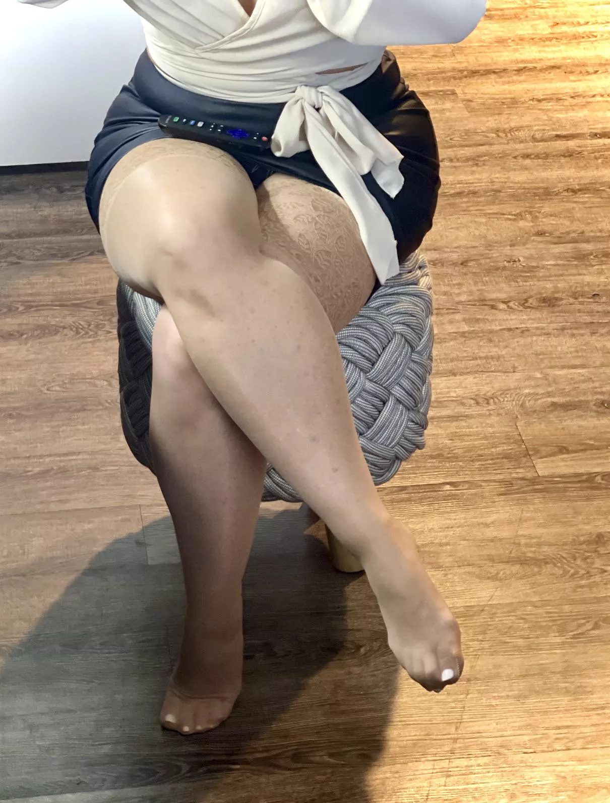Luv my sexy legs in nylons