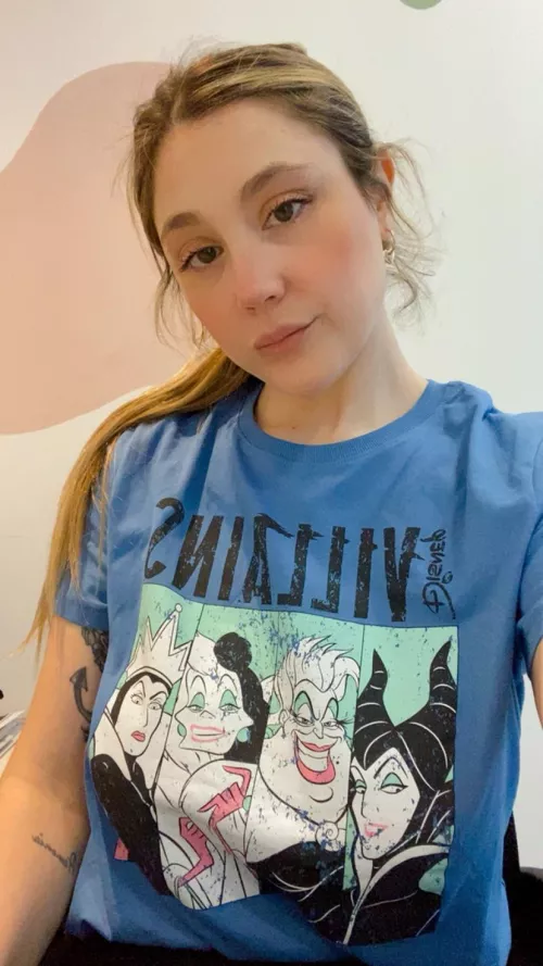 my face should be on a t-shirt like this and you simps will wear it all day until it sticks to their skin.