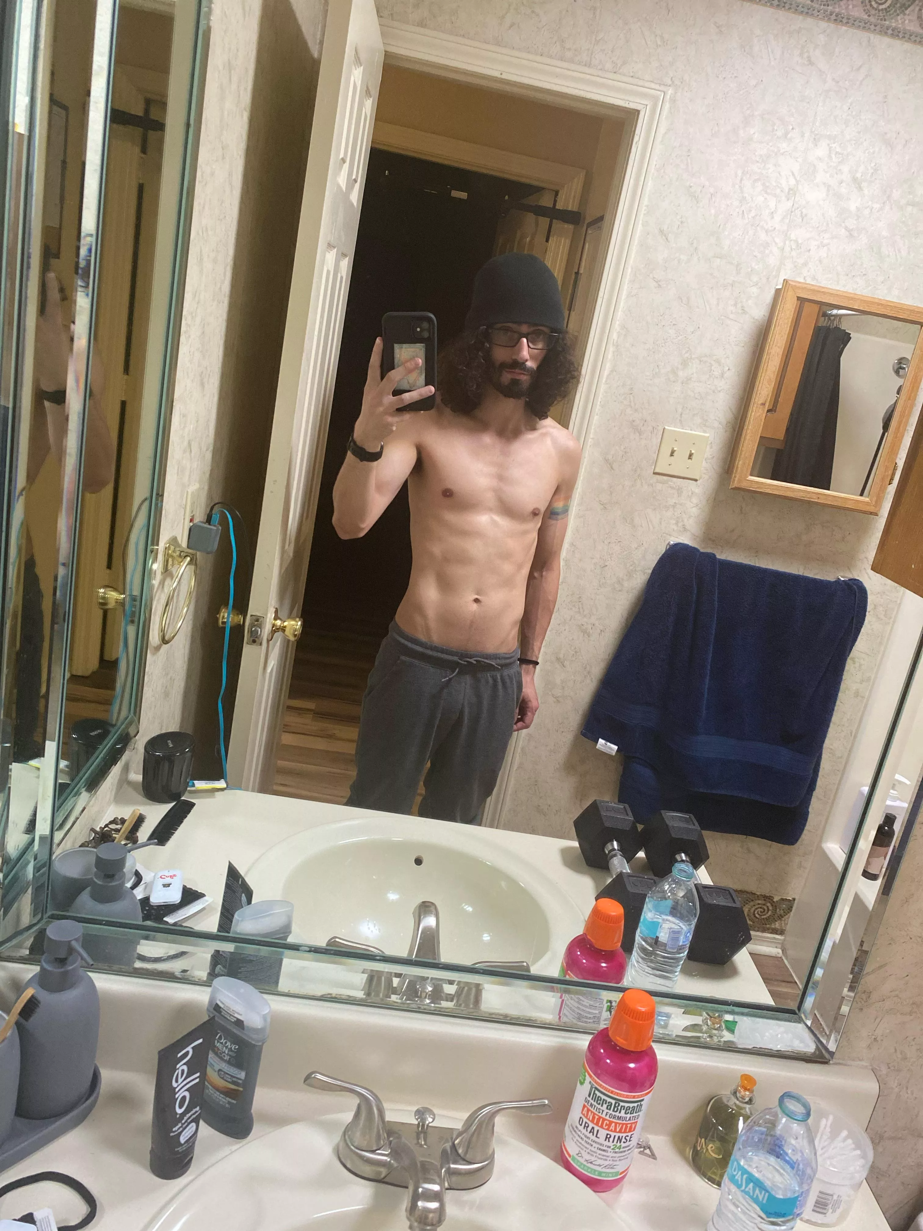 Skinny guy who likes to stay in shape. Building muscle right now to be 130lbs😅