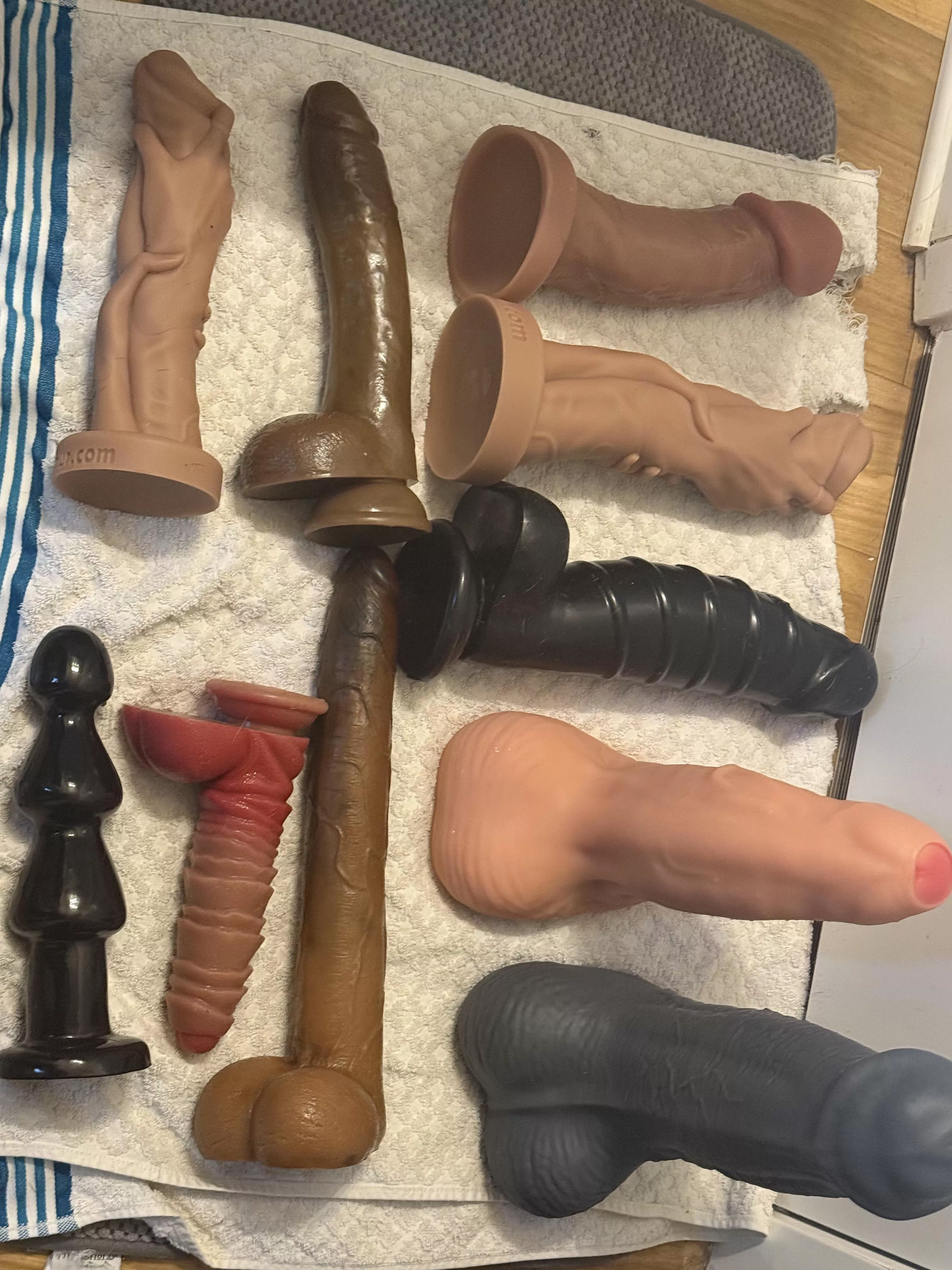 Someone's ass is gonna be gaping and sore all weekend. 