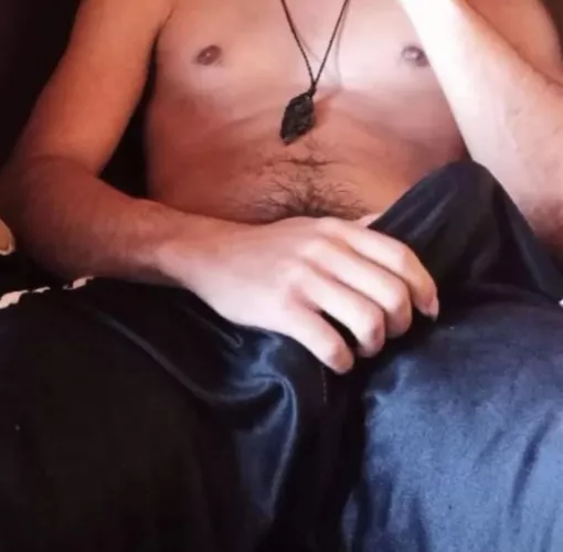 Sup bros. Any dudes wanna nut in basketball shorts with me. Pm me I got snap