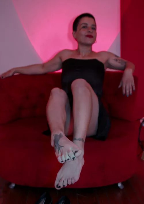 Do you like black polish?