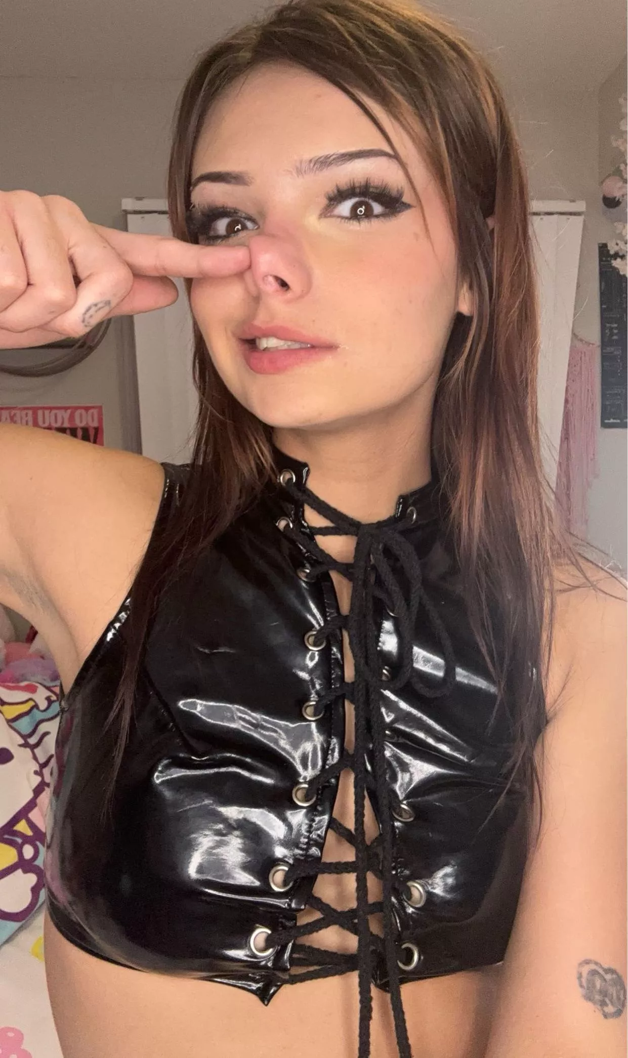 Do you miss my beautiful metal and leather nose hook? Awh.. you’ll have to live without it for a while now… :p