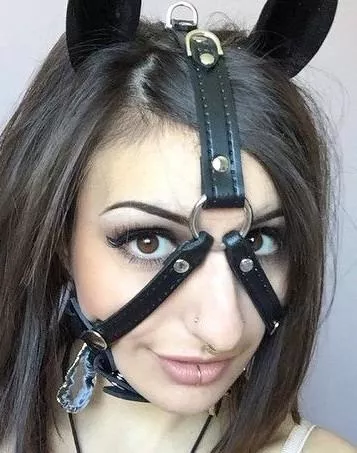 I'm a well trained ponygirl, captured by my mistress over two years ago. She is willing to share me with another (sadistic) experienced mistress to further my studies in obedience, in the vicinity of Utrecht, Holland. 