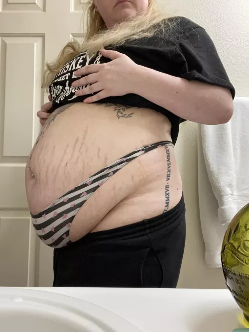 PREGNANT OR JUST FAT?? 🐷🤭🐷