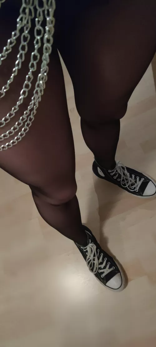 The weekend's round the corner. Any plans for tonight?