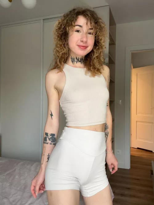 these clothes look great on my slender body