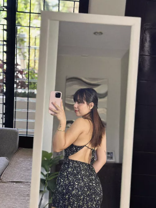 Tu es sexy dans cette robe noire