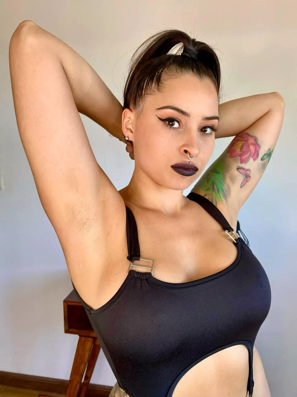 When I get back from the gym I want you to lick me clean