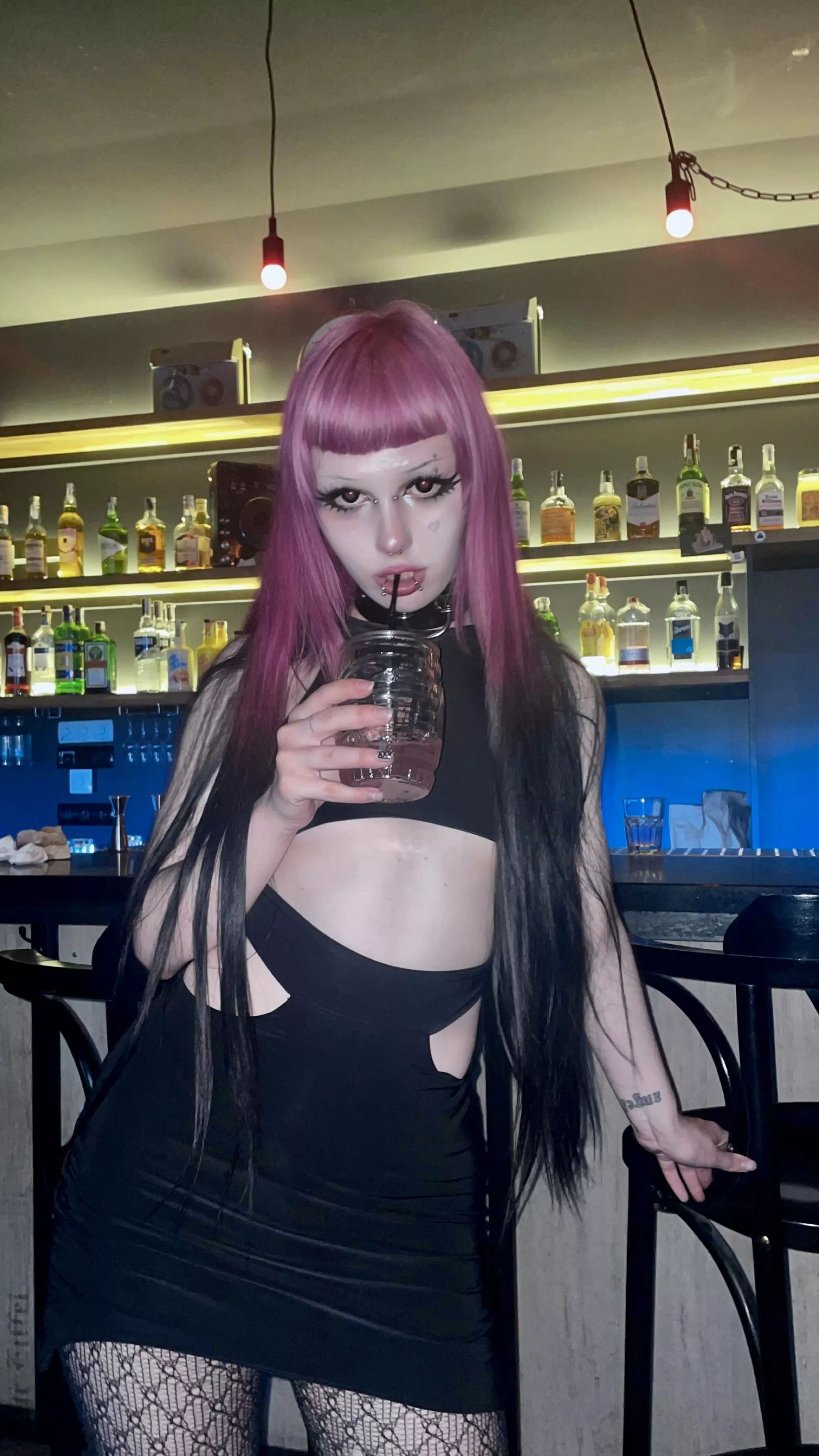 You walk into a bar at night, see a stranger looking at you predatorily, then a hypnotic command appears in your head in a soft female voice that says “follow me” and the mysterious stranger takes you to the toilet. You don't resist. Continue this s