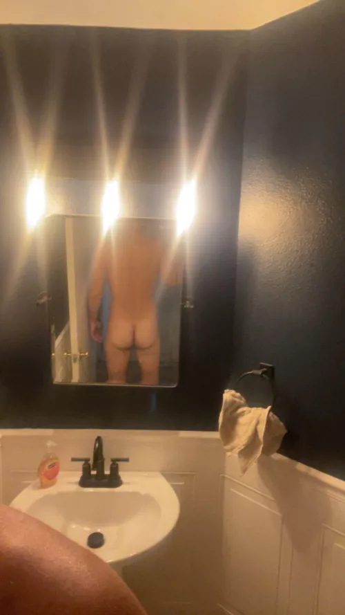 29 [M4M] #Metrowest muscular bottom looking for a fit/hung top to give me a load 